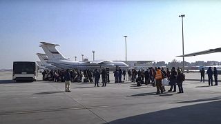 kabil havalimanında bekleyen Rus askeri uçağı