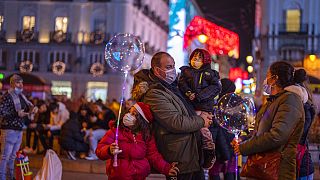 Europa se blinda ante ómicron de cara a la Navidad con más medidas y restricciones