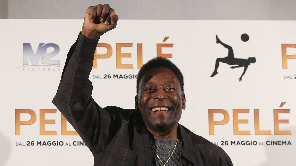 Pelé voltou a sorrir após ter de novo alta do hospital