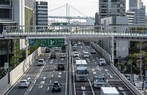 السيارات على طريق سريع دائري في طوكيو.2021/11/04