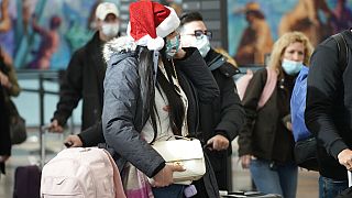 Omicron: Noel döneminde dünya genelinde 4 bin 500 uçuş iptal edildi