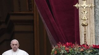 Папа Римский обращается к пастве с посланием "Граду и миру"