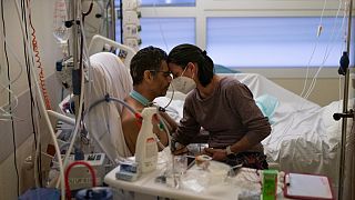 Milhares de europeus passaram este Natal no hospital devido à Covid-19
