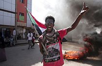 Судан: протестующие призывают военных "вернуться в казармы"