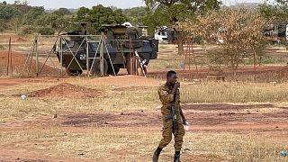 جندي في جيش بوركينا فاسو في إحدى القواعد العسكرية بالبلاد، 21 نوفمبر 2021