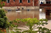 Rette sich, wer kann: In Brasilien brechen zwei Staudämme