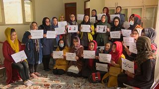 أقامت النساء التظاهرة في مكان مغلق بعدما قمعهن أمن حركة طالبان مراراً خلال تظاهرات سابقة