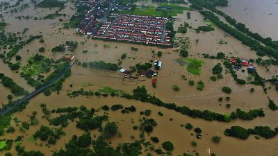 Φονικές πλημμύρες σαρώνουν τη Βραζιλία