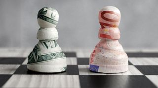 رقابت یورو و دلار