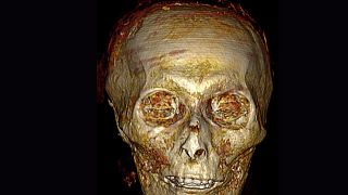 Mısır'da 3500 yıllık mumyanın tomografisi çekildi