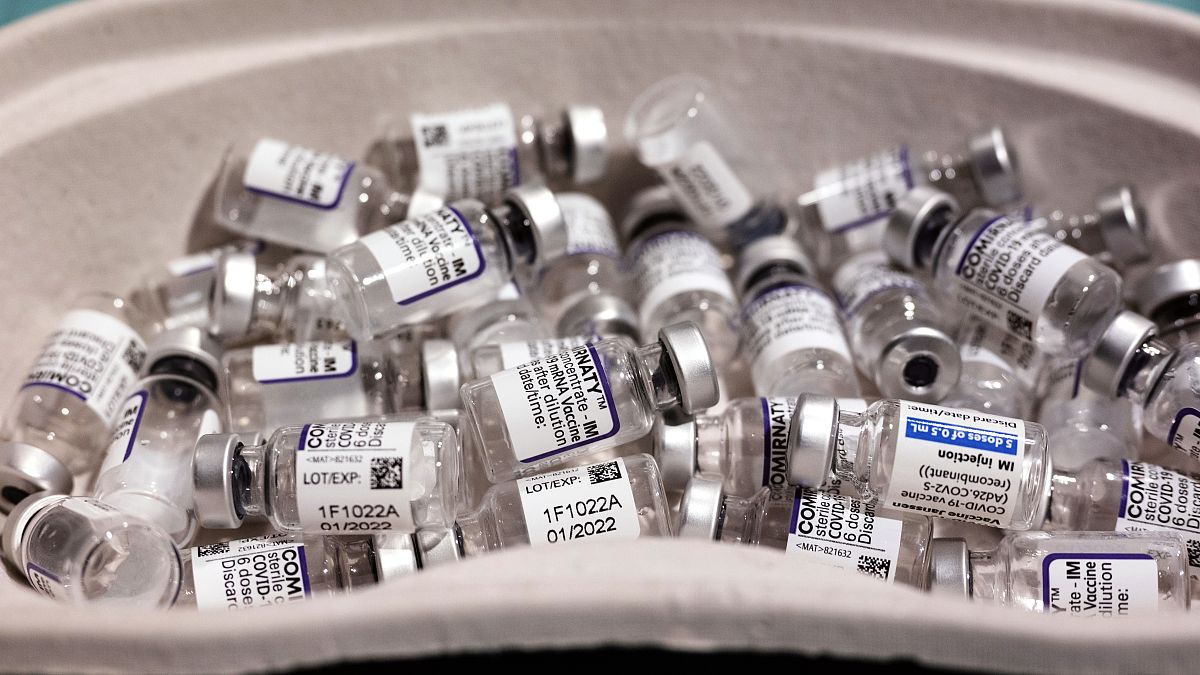 В Нидерландах из-за повышенного спроса за бустером придётся выстаивать очередь, а в Германии вакцина пока есть