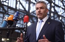 Karl Nehammer, az új osztrák kancellár az Európai Unió brüsszeli csúcsértekezletén
