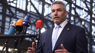 Karl Nehammer, az új osztrák kancellár az Európai Unió brüsszeli csúcsértekezletén