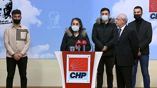 Kılıçdaroğlu KPSS mağduru gençlerle birlikte