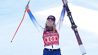 Ski-Star Mikaela Shiffrin in Courchevel auf dem Siegertreppchen