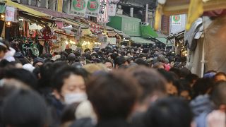 أحد شوارع التسوق في طوكيو يوم الجمعة 31 ديسمبر 2021.