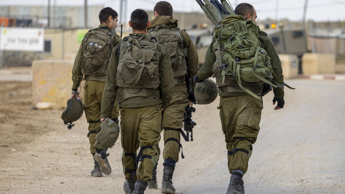 Izareli katonák a gázai-övezetben december 29-én