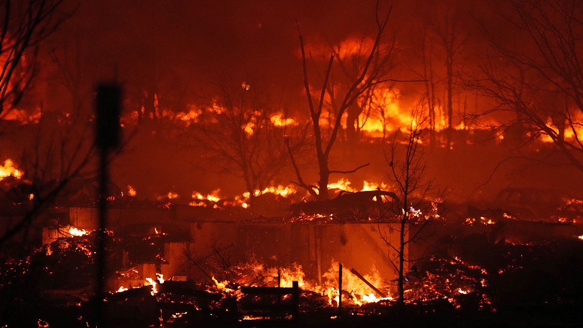 آتش‌سوزی در کلورادو هزاران نفر را مجبور به ترک خانه کرد