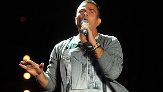 نجم الغناء المصري عمرو دياب في القاهرة. 7 نوفمبر 2011.
