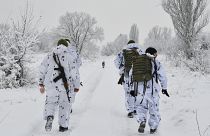 جنود أوكرانيون على خط المواجهة مع الانفصاليين المدعومين من روسيا في منطقة منطقة دونيتسك شرق أوكرانيا. 2021/12/27