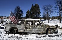 После разрушительного пожара в Колорадо пропали без вести три человека. Одного из них удалось найти живым.