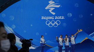 Noch ist es eine Übung: In Peking wird die Medaillenübergabe geprobt