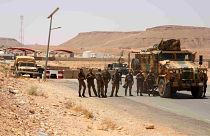 جنود من الجيش التونسي بالقرب من بلدة الذهيبة الجنوبية، 12 يوليو / تموز 2020  