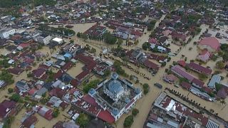 Vue aérienne de la ville indonésienne de Lhok Sukon sur l'île de Sumatra, victime d'inondations