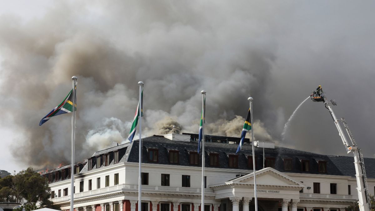 حريق البرلمان الجنوب إفريقي