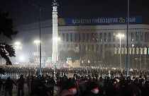 تجمع بزرگ معترضان در آلماتی، بزرگترین شهر قزاقستان