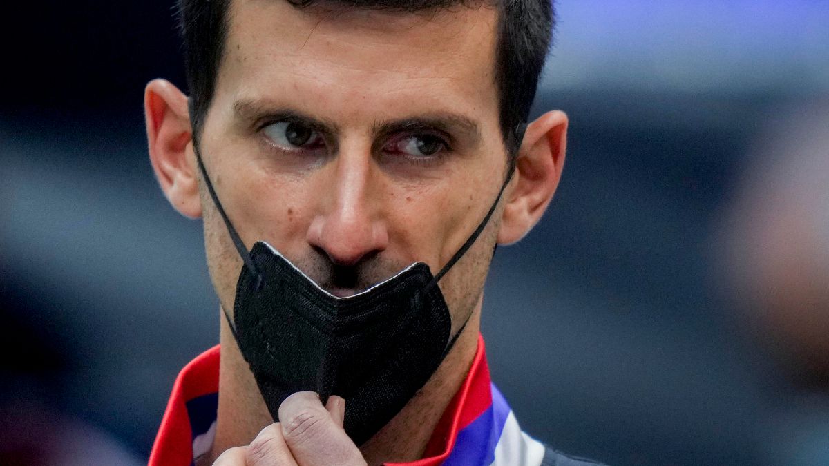 Novak Djokovic mantém a "máscara" perante a controvérsia