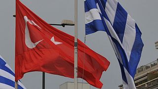 Yunanistan Türkiye bayrakları