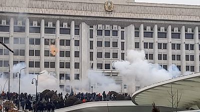 5. Januar 2022: Proteste am Rathaus von Almaty
