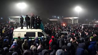 Több városban folytatódott a tiltakozáshullám Kazahsztánban