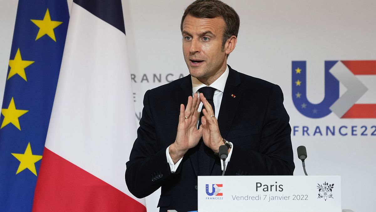 Macron rivendica le frasi contro i non vaccinati. "Mettono a rischio la libertà di tutti"