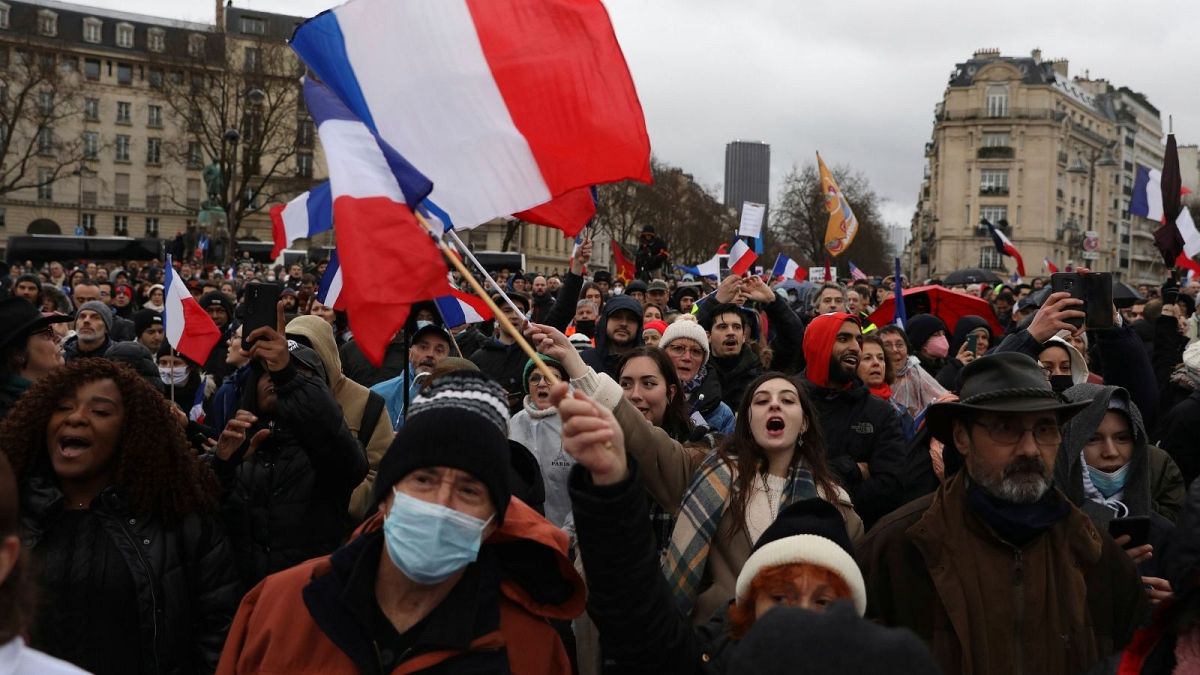 تظاهرات مخالفان واکسیناسیون اجباری در پاریس