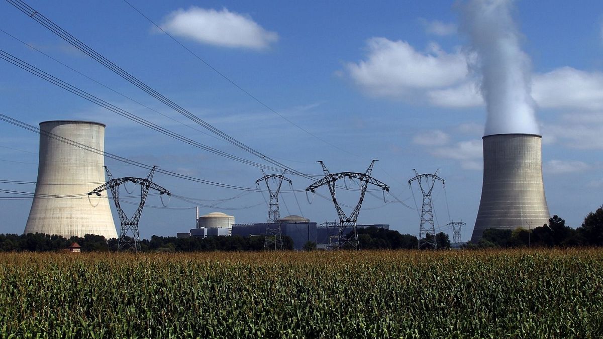 نیروگاه برق هسته‌ای گُلفچ واقع در جنوب غربی فرانسه