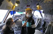 Covid-19: Visitar o cockpit de um Airbus em troca de uma vacina