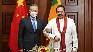 Çin Dışişleri Bakanı Sri Lanka Başbakanı ile beraber