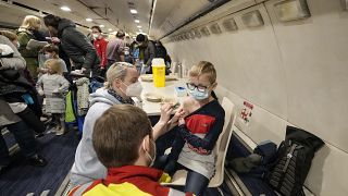 Impfaktion für Kinder im Alter von 5 - 11 Jahren in einem Airbus A300 Zero G auf dem Flughafen Köln, der Flieger wurde bis 2014 für Parabelflüge genutzt.