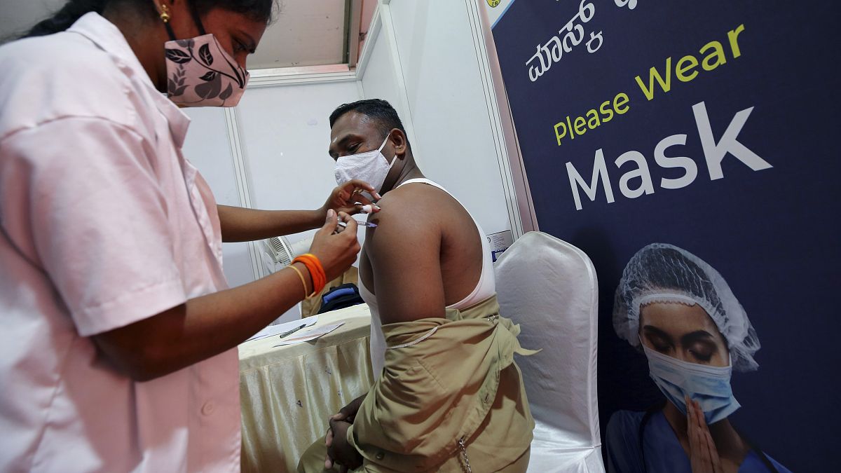 الهند: إعطاء جرعات تنشيطية