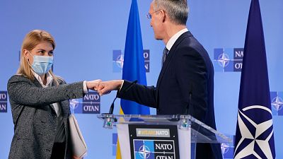 НАТО проводит переговоры с Украиной и затем - с Россией