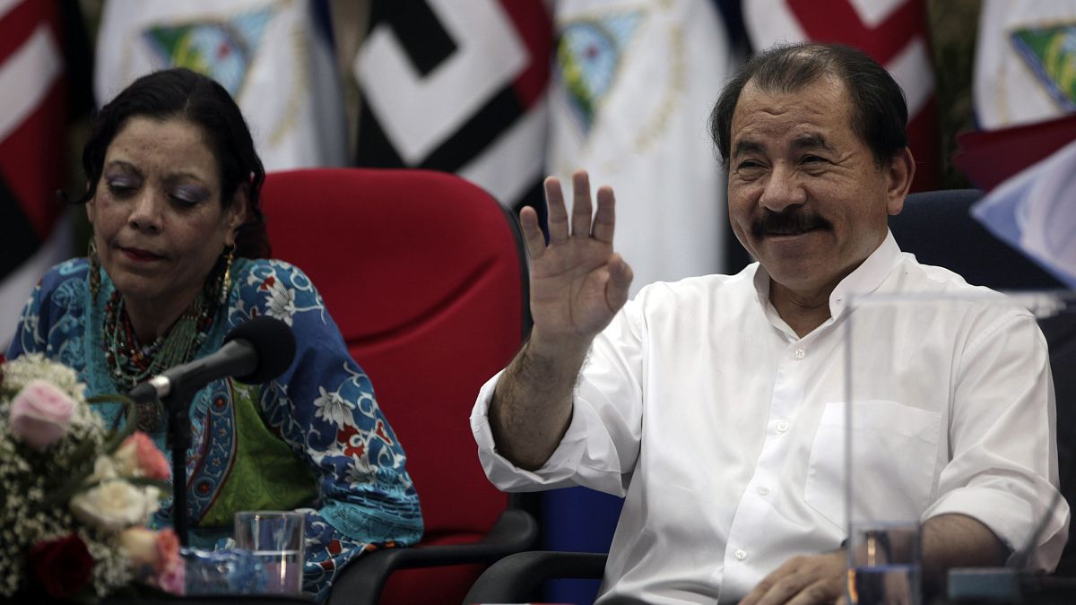 Daniel Ortega y su esposa Rosario Murillo en una fotografía de archivo