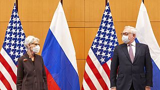Die stellvertretenden Außenminister der USA und Russlands beim Fototermin in Genf