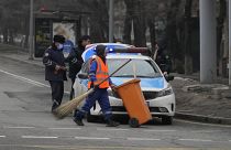 С улиц Алма-Аты вывозят десятки тонн мусора, но силовые операции в городе не прекращаются