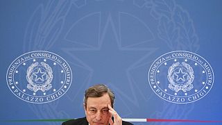 Le Premier ministre italien Mario Draghi lors d'une conférence de presse pour expliquer les nouvelles mesures sanitaires, lundi 10 janvier 2022.