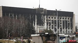 El ayuntamiento de Almaty, Kazajistán, tras los peores disturbios en tres décadas.