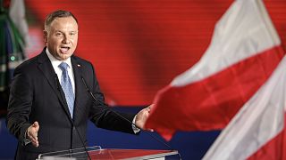 Andzrej Duda lengyel elnök beszédet mond Lowiczban