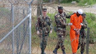 20 años de Guantánamo: 39 reos siguen allí, sin cierre a la vista pese a las promesas de Biden