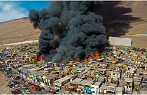 حريق ضخم يلتهم أكثر من 100 بيت في تشيلي